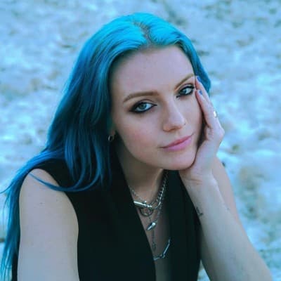 Zoe Wrenn